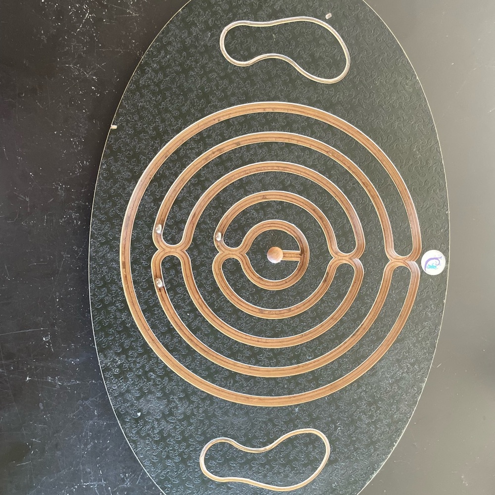Balance board game
